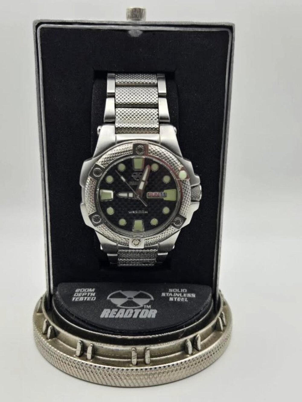 Reactor 72201 Men's watch in reactor case. 39.6mm case 18.4mm strap Never worn